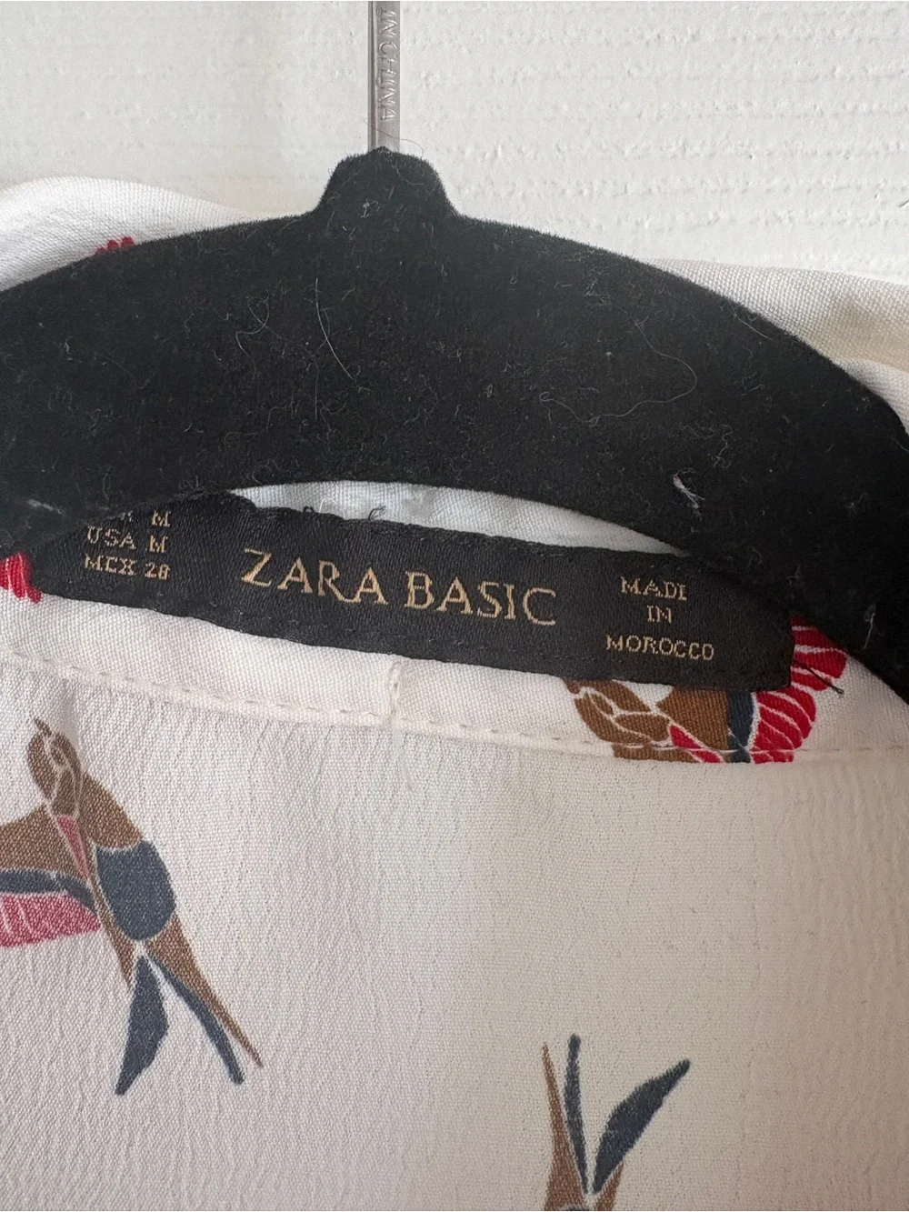 Zara White Tie-Neck Blouse with Red Bird Print - Picture 5 of 5